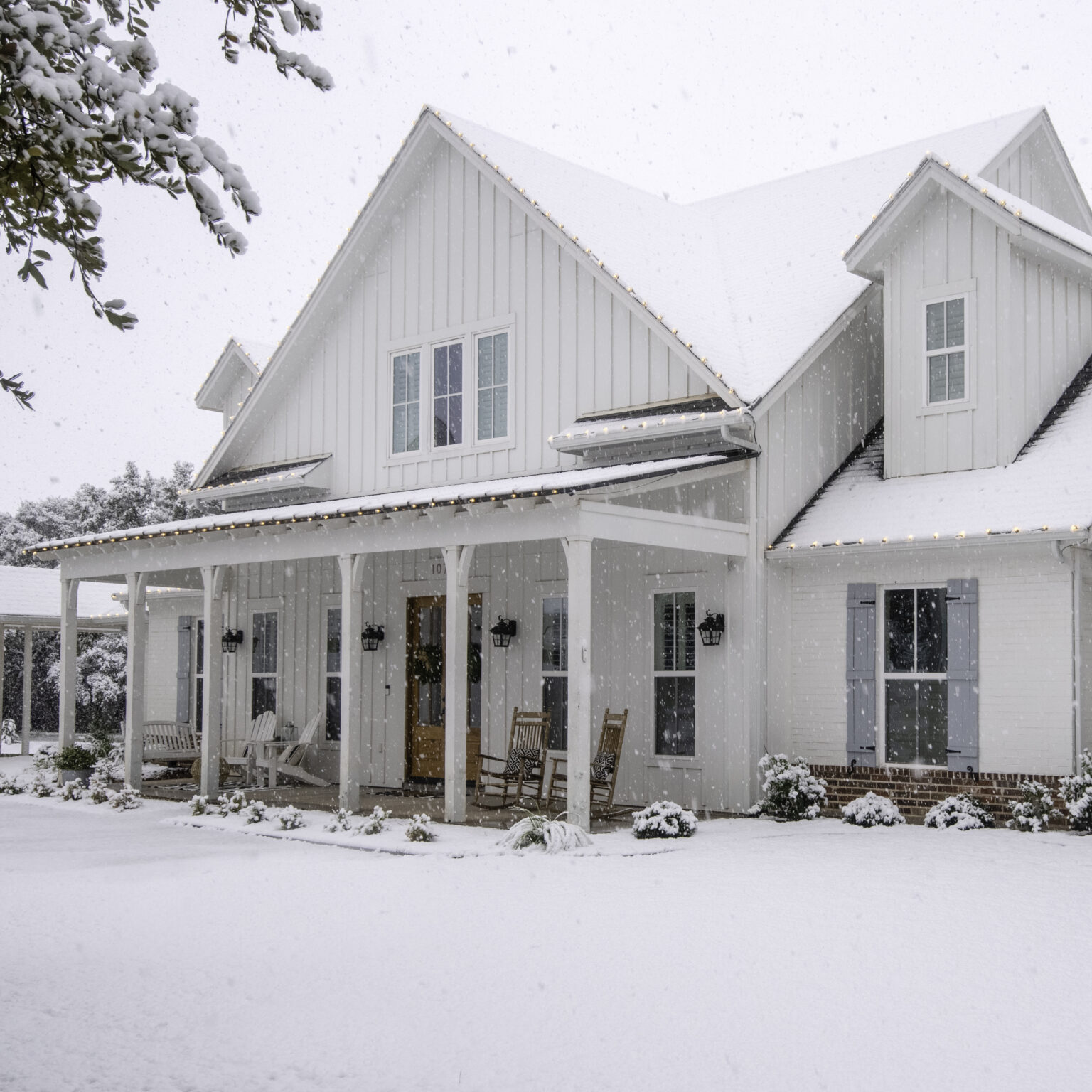 How To Hang Christmas Lights On Siding